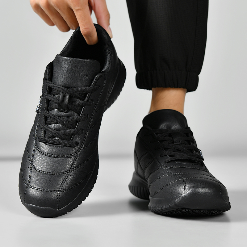 Hotel Chef shoes four seasons  - Sneaker Career บทวิจารณ์และราคา